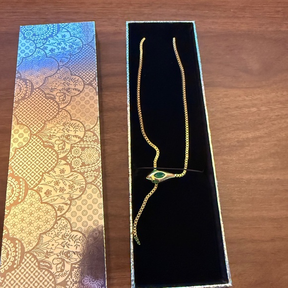 Taylor Swift NEW Reputation All I Think About Is Karma Snake Necklace - Picture 4 of 6